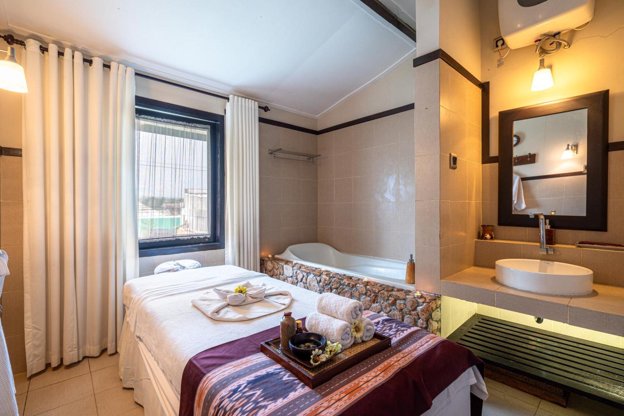 Samawa Transit Hotel Sumbawa Besar Zewnętrze zdjęcie